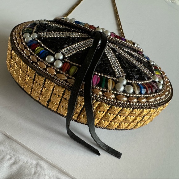 LULU Crossbody Beaded Clam Shell Purse w/ Metal Strap, Multi Colored Beads NWOT - Picture 6 of 6